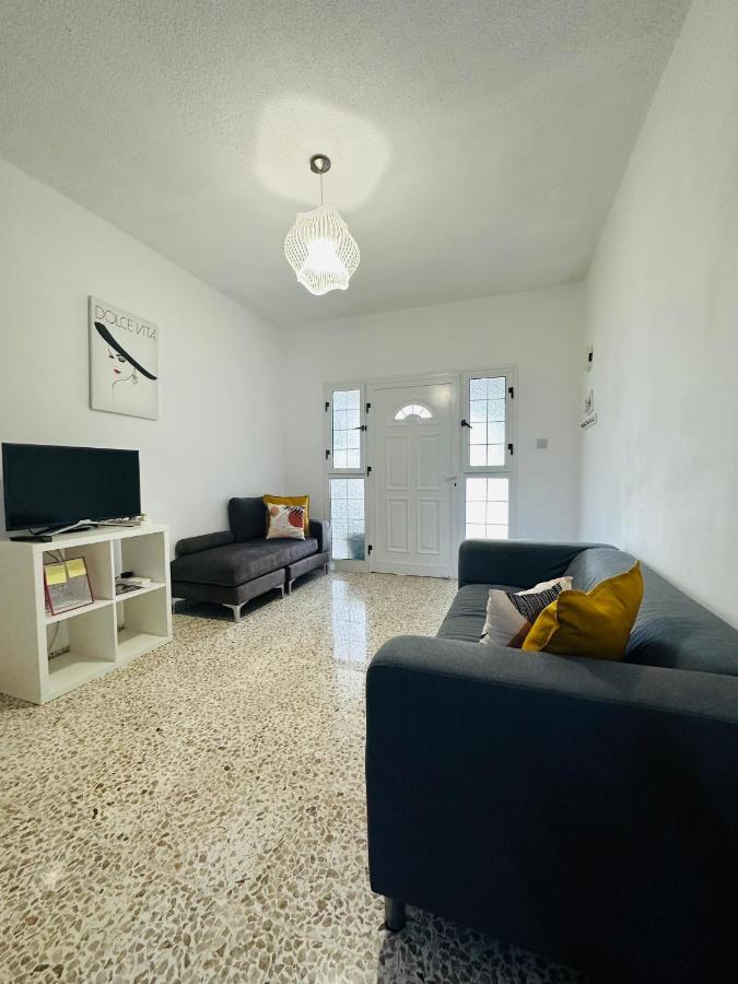 Arya Seaview Apartment In The Heart Of Coral Bay (Adults Only) Exterior foto